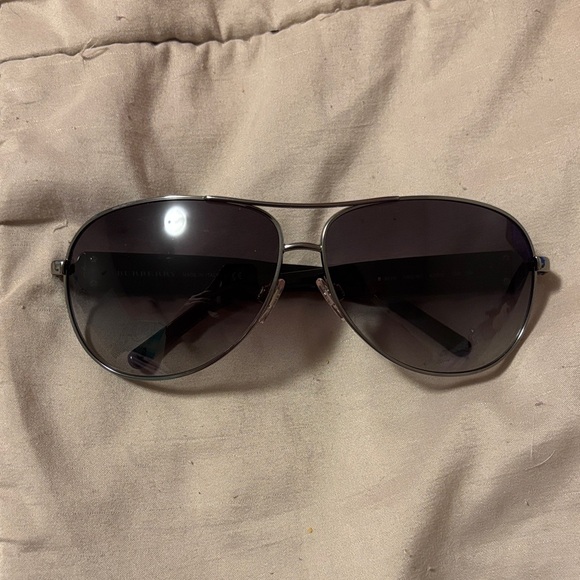 burberry sunglasses - Picture 1 of 4